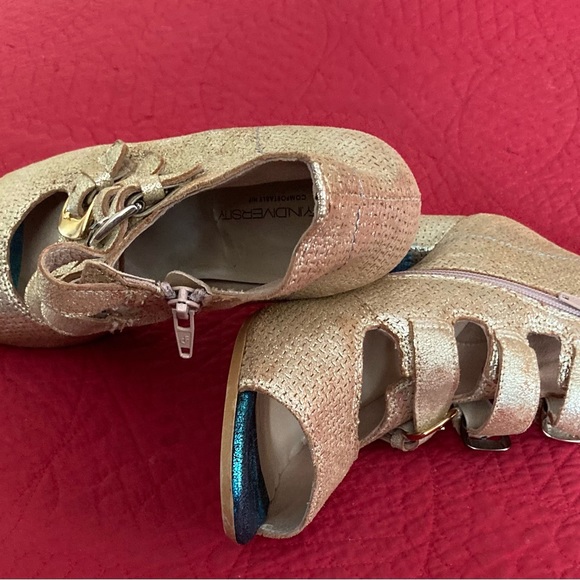 UNITY IN DIVERSITY- GENUINE LEATHER OPEN TOE BUTTERCUP BLUE/GOLD SANDALS size 40 - Picture 5 of 11